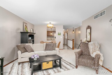 2165 Wildfield Dr NE unit 10, Grand Rapids, MI 49505 - photo 3