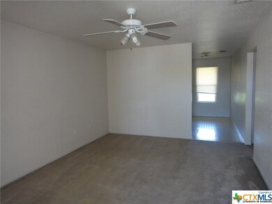 203 W Anderson Ave, Copperas Cove, TX 76522 - photo 2
