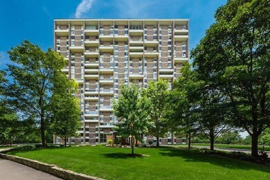 Summit Chase exterior