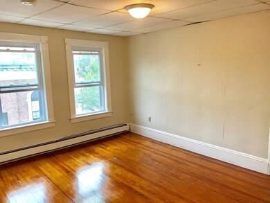 84 Main St unit 4, Amesbury, MA 01913 - photo 2