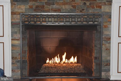 4305 Calvert Cir, Frederick, MD 21703 - photo 7