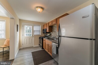 1209 Wicklow Rd, Baltimore, MD 21229 - photo 7