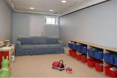 42 Crehore Dr, Newton Lower Falls, MA 02462 - photo 5