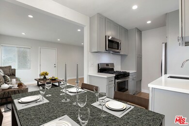 4808 Saturn St unit 6, Los Angeles, CA 90019 - photo 2