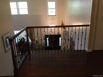 683 Vandam St, Valley Stream, NY 11581 - photo 5