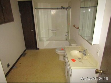 215 Phillips Dr, Wapakoneta, OH 45895 - photo 6