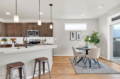 Hudson - Dining and Kitchen
