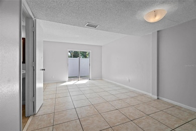 5112 Temple Heights Rd unit B, Tampa, FL 33617 - photo 6