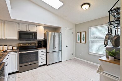 7826 Aquarius Cir S, Jacksonville, FL 32216 - photo 3