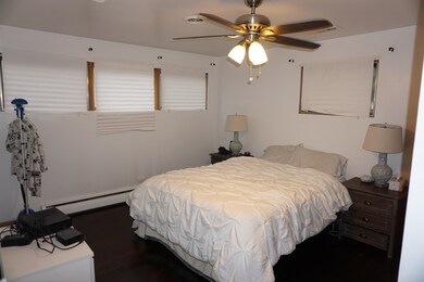 339 N Mcaree Rd, Waukegan, IL 60085 - photo 4