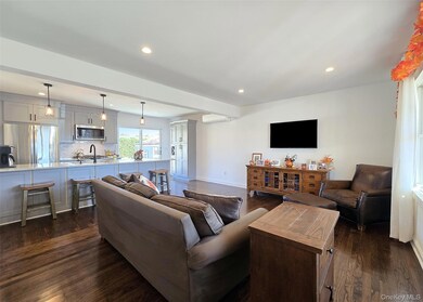 3067 Xavier Ct, Oceanside, NY 11572 - photo 3