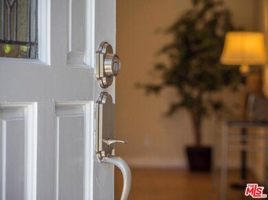 20555 Quedo Dr, Woodland Hills, CA 91364 - photo 6