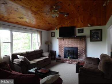 124 Pheasant Run Rd, Boyertown, PA 19512 - photo 3