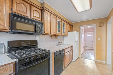58-15 Clearview Expy, Flushing, NY 11364 - photo 5