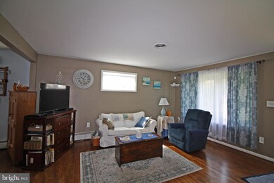 8409 Echo Dr, Pasadena, MD 21122 - photo 5