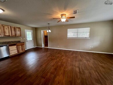 1607 N McDonald Ave, Decatur, TX 76234 - photo 5