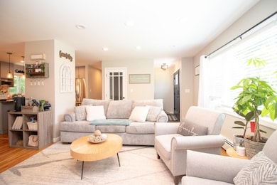 45 Coburn Ave, Nashua, NH 03063 - photo 5