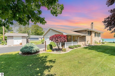 589 Pine Ln, East Tawas, MI 48730 - photo 2