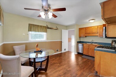 9210 Lantana Dr, Louisville, KY 40229 - photo 7