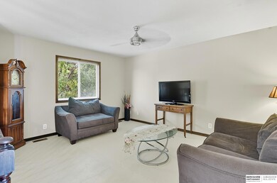 4547 Weir St, Omaha, NE 68117 - photo 3