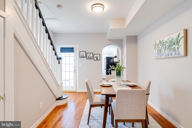 528 Holtzmans Ct, Baltimore, MD 21231 - photo 7