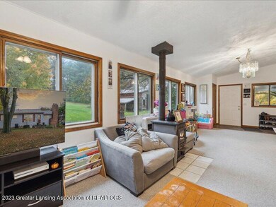 07-2117-S-Waverly-Rd-WindowStill-05