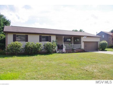Features 2 car garage