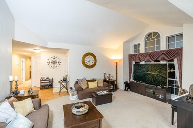 2432 Meadow Creek Dr, Medford, OR 97504 - photo 4