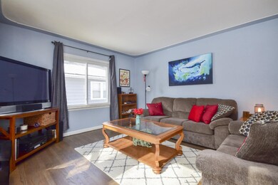 003-photo-living-room-8048013