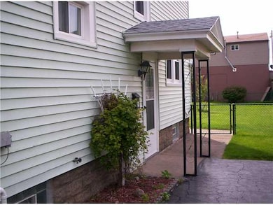 111 Miller St, North Tonawanda, NY 14120 - photo 4