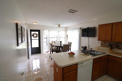 5108 Glen Alan Ct N, Jacksonville, FL 32210 - photo 4