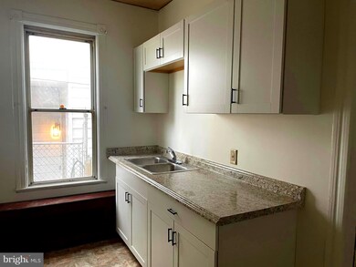 722 E Broad St, Tamaqua, PA 18252 - photo 3