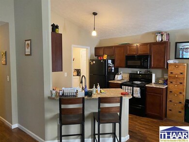 2132 Dillman St, Terre Haute, IN 47802 - photo 3