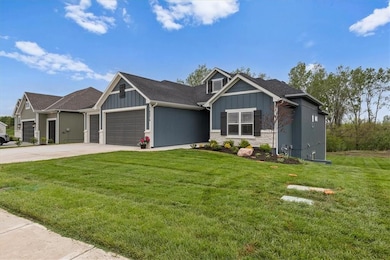 14574 Aurora Ln, Basehor, KS 66007 - photo 3