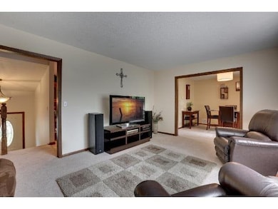 10380 Nathan Ln N, Maple Grove, MN 55369 - photo 5