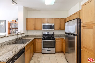 Savoy unit 239, Los Angeles, CA 90012 - photo 5