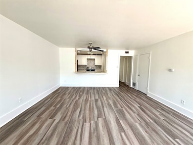 5506 Beverlyhill St unit 8, Houston, TX 77056 - photo 7