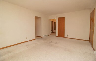 4013 Lynner Dr, Des Moines, IA 50310 - photo 3