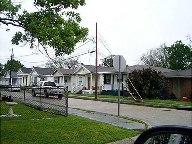 1120 8th St, Gretna, LA 70053 - photo 2