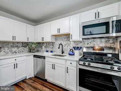 4000 Linkwood Rd unit 4014B, Baltimore, MD 21210 - photo 4