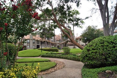 1023 Country Place Dr unit 1023, Houston, TX 77079 - photo 3