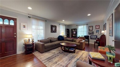 Large Living Room.