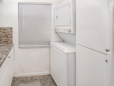 2361 NE 10th St unit 3, Pompano Beach, FL 33062 - photo 4