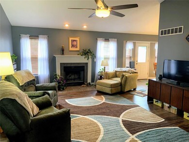 1912 Wellington Ln, Maryville, IL 62062 - photo 3