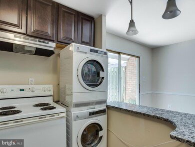 2920 Williamsburg Ct, Woodbridge, VA 22191 - photo 3