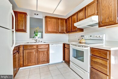 18903 Piney Point Place, Germantown, MD 20874 - photo 7