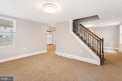 422 S 3rd St, Chambersburg, PA 17201 - photo 4