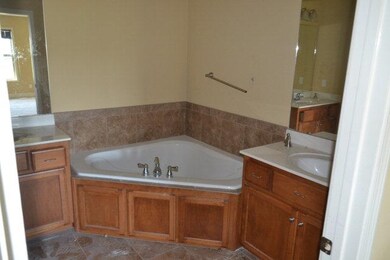 219 Victorian Lake Dr unit 1, Brunswick, GA 31525 - photo 3