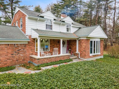 3-web-or-mls-705StDavidsLn_03