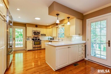 12 Oakbrook Dr, Bettendorf, IA 52722 - photo 5